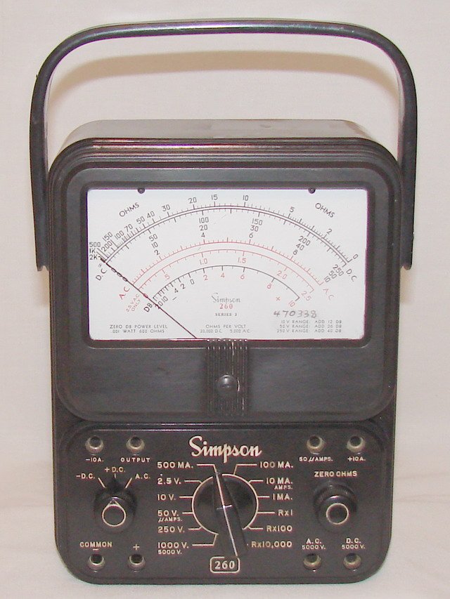 Figure 3 — Series 3: the banana-jack test leads that replaced the earlier pin-type jacks, and the first
printed-circuit construction in the 260 line. Photo: simpson260.com (collector archive).